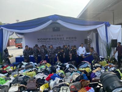 Geger! Ratusan Bal Pakaian Bekas Impor Digagalkan, Industri Tekstil Terselamatkan?