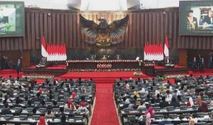 Bom Waktu Ekonomi: DPR Desak Menkeu Ungkap Strategi Atasi Utang Rp1.300 Triliun!