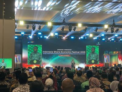 Ekonomi Syariah RI Meroket! BI Luncurkan 4 Jurus Pamungkas 1 Ekonomi Syariah RI Meroket! BI Luncurkan 4 Jurus Pamungkas