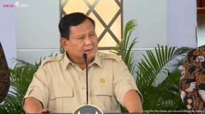 Poros Informasi -  Prabowo Subianto memberikan jaminan terkait pembayaran utang proyek Kereta Cepat Jakarta-Bandung (Whoosh). Presiden terpilih ini menyatakan kesiapannya untuk menanggung kewajiban pembayaran sebesar Rp1,2 triliun per tahun kepada pihak China.