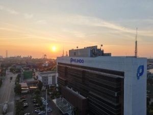 Jalanan Lumpuh, Pelabuhan Tanjung Priok Kok Bisa Normal?