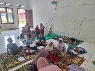 Dari Lantai Sederhana, Ibu Ini Bangun Mimpi Setinggi Langit! 1 Dari Lantai Sederhana, Ibu Ini Bangun Mimpi Setinggi Langit!