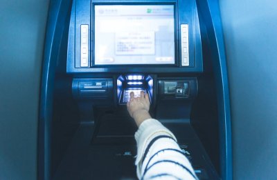 Setor Tunai di ATM Beda Bank, Bisa atau Malah Rugi?