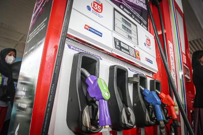 Dompet Aman? Intip Update Harga BBM Pertamina Hari Ini! 1 Dompet Aman? Intip Update Harga BBM Pertamina Hari Ini!
