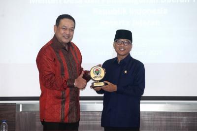 Strategi Baru Mendes Yandri: Gandeng Media Bangun Desa!