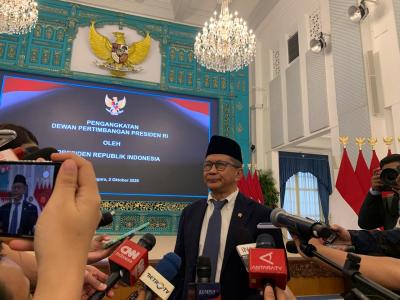 Kejutan Politik! Rocky Gerung Resmi Masuk Kabinet, Ini Profilnya 1 Kejutan Politik! Rocky Gerung Resmi Masuk Kabinet, Ini Profilnya