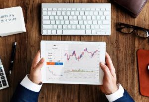 VKTR Terjun Bebas 30%! Cek Daftar 10 Saham Paling Merugi Pekan Ini
